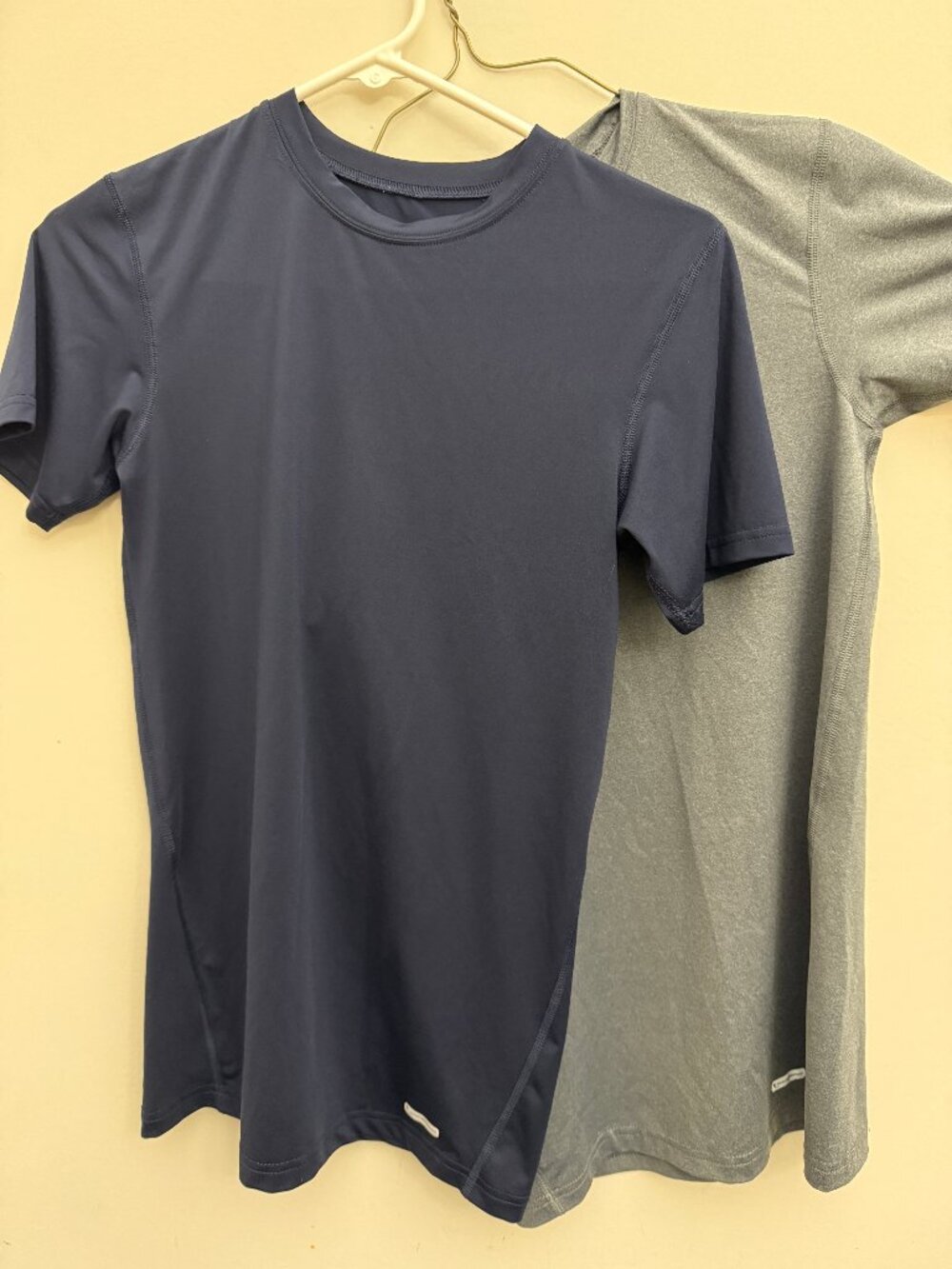 Tek Gear Performance Compression Short Sleeve Shirts - Lot of 2 Navy & Gray Med